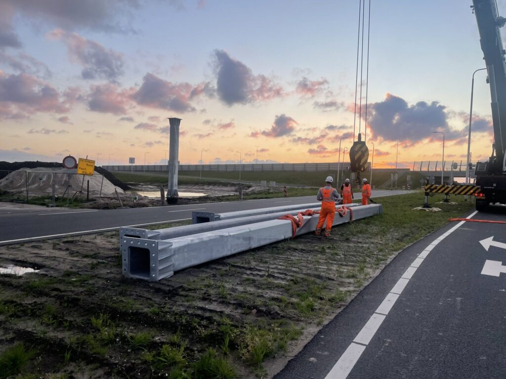 Kraan gaat koker hijsen